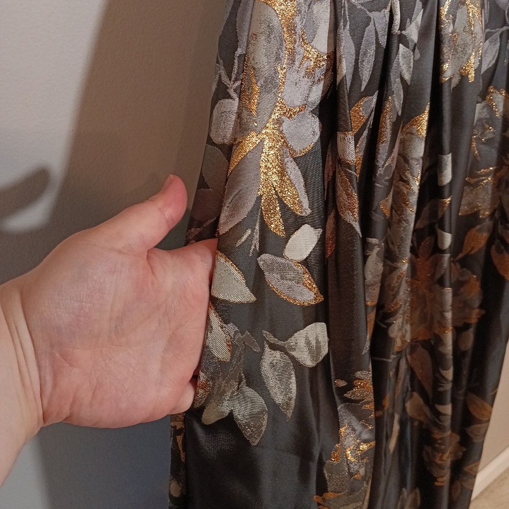 Eliza J Embellished Metallic Jacquard Pleated Ballgown With Pockets Size 6 - Picture 5 of 10